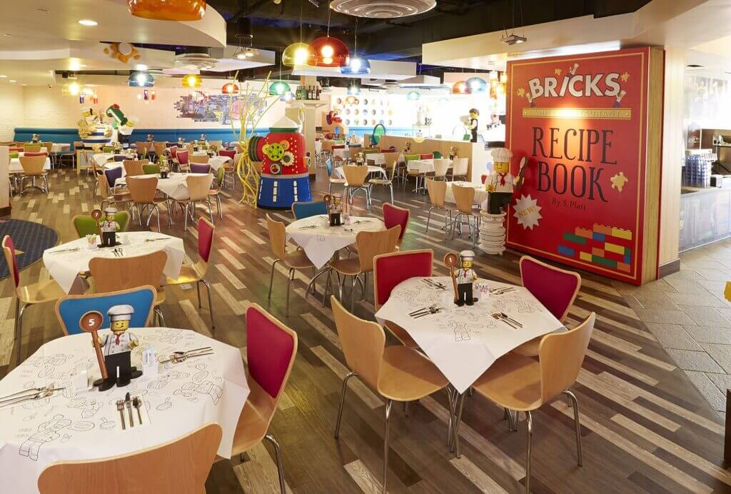 Take a look at the LEGO-themed ‘Bricks’ family dining at LEGOLAND Hotel, a kid-friendly restaurant where breakfast is included!