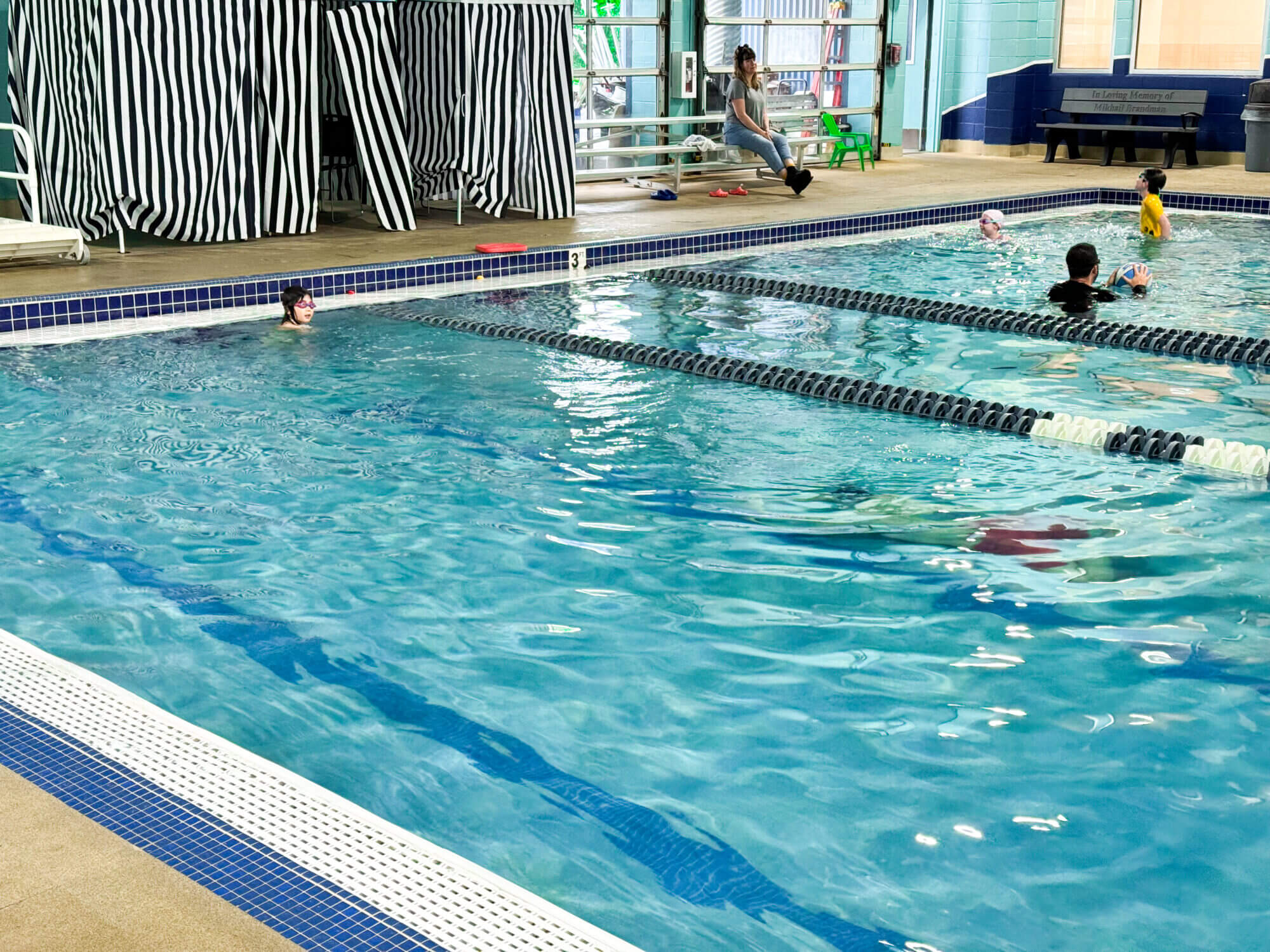 Samena Summer Camp in Bellevue offers a fantastic blend of indoor and outdoor aquatic fun, making it a top pick for families looking to keep kids active and engaged all summer long. With both indoor and outdoor pools on site, campers can enjoy structured swim lessons, open swim time, and splash-filled games, rain or shine. The outdoor pool is perfect for sunny days, while the indoor pool ensures that swimming continues even when the weather doesn’t cooperate. Certified instructors lead swim sessions that focus on water safety, skill progression, and building confidence in a fun, low-pressure environment.